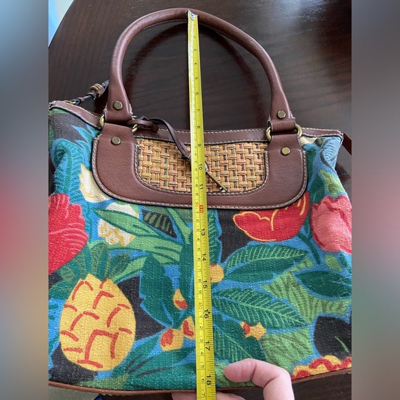 FOSSIL Vintage Floral Canvas Leather & Straw Shoulder Bag
With Key - Picture 13 of 13
